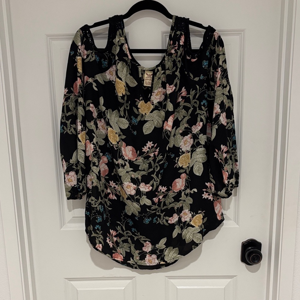 Faded Glory Black Floral Blouse